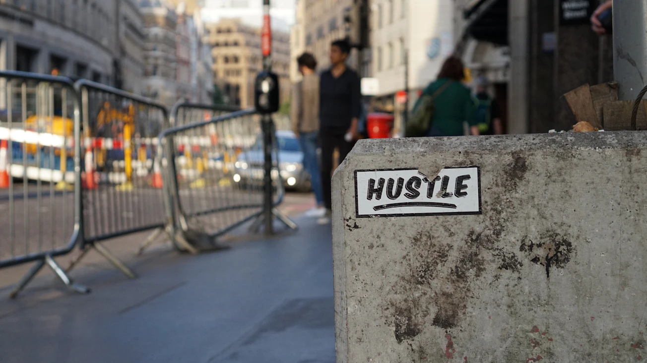 How to Build a Newsletter Side Hustle