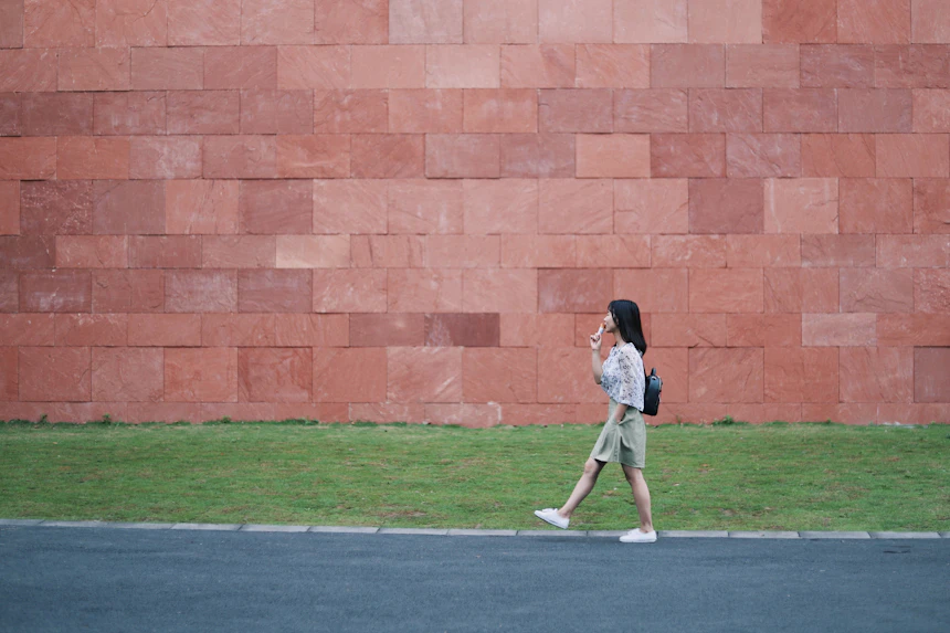 걷기는 특별한 장비 없이 누구나 시작할 수 있는 가장 접근성 높은 운동이다. 사진=Unsplash