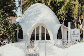 white museum