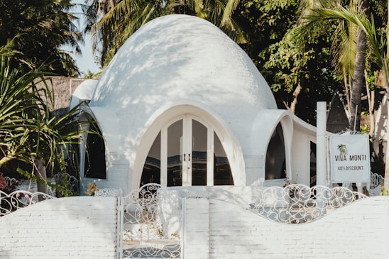 white museum