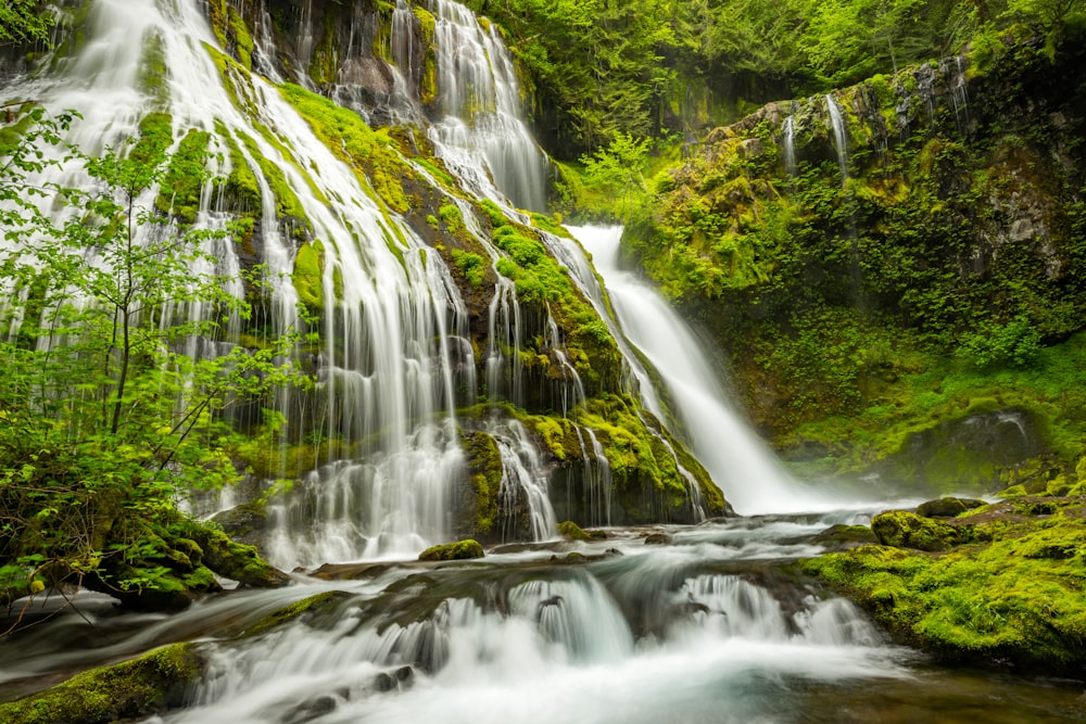 waterfall during daytime