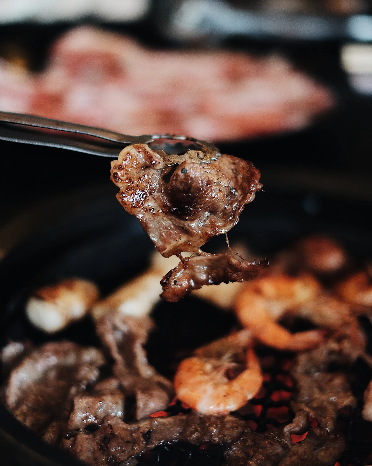 Bulgogi thịt bò với mè rang và rau củ