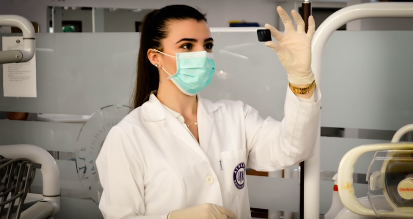 woman inside laboratory