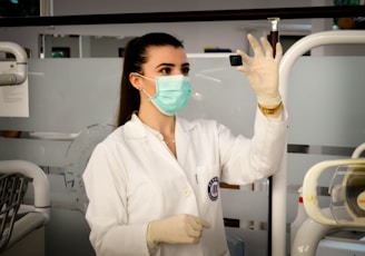 woman inside laboratory
