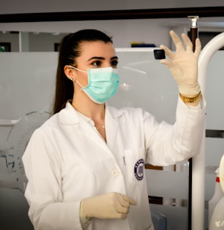 woman inside laboratory