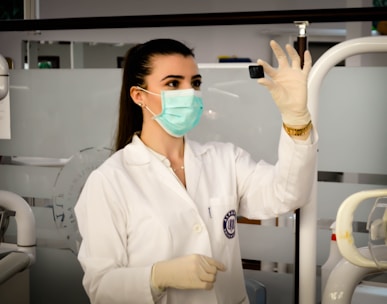 woman inside laboratory