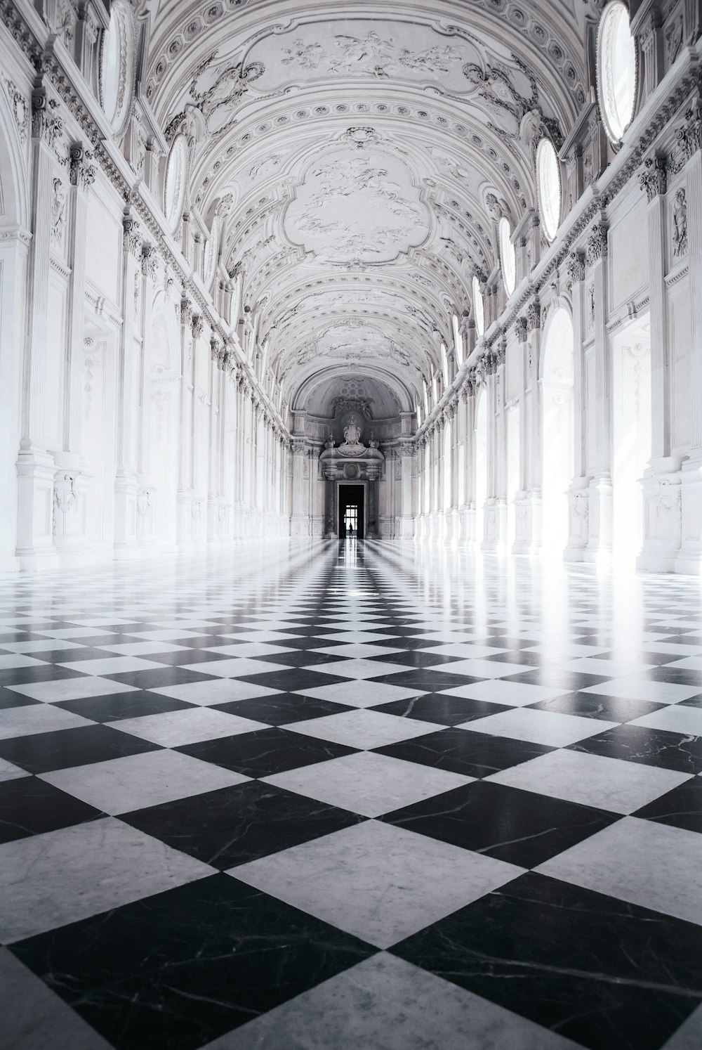 fotografia em perspectiva de um ponto do interior do edifício