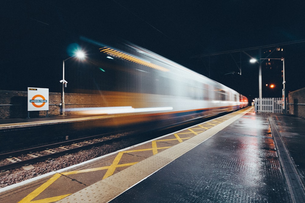 Foto timelapse del tren