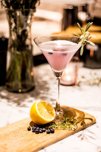 un cocktail rose sans alcool