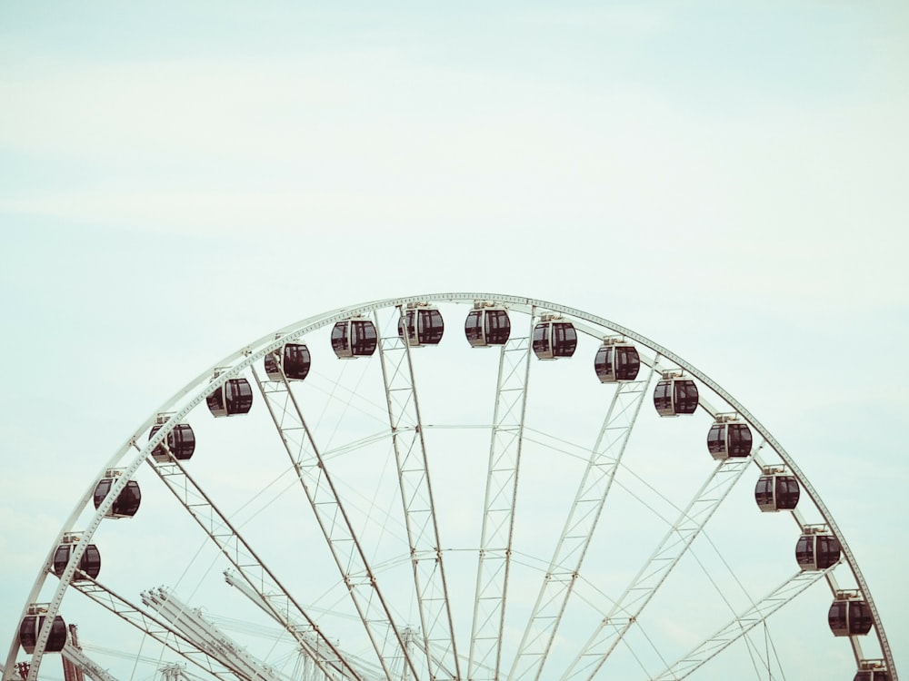 ferris wheel at daytime