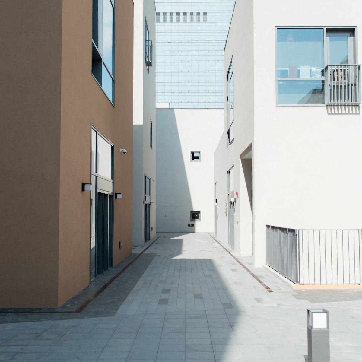 Exterior painting and decorating image