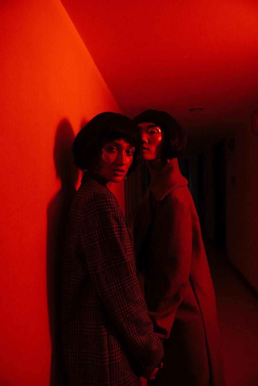 Doble página de lookbook AXIS