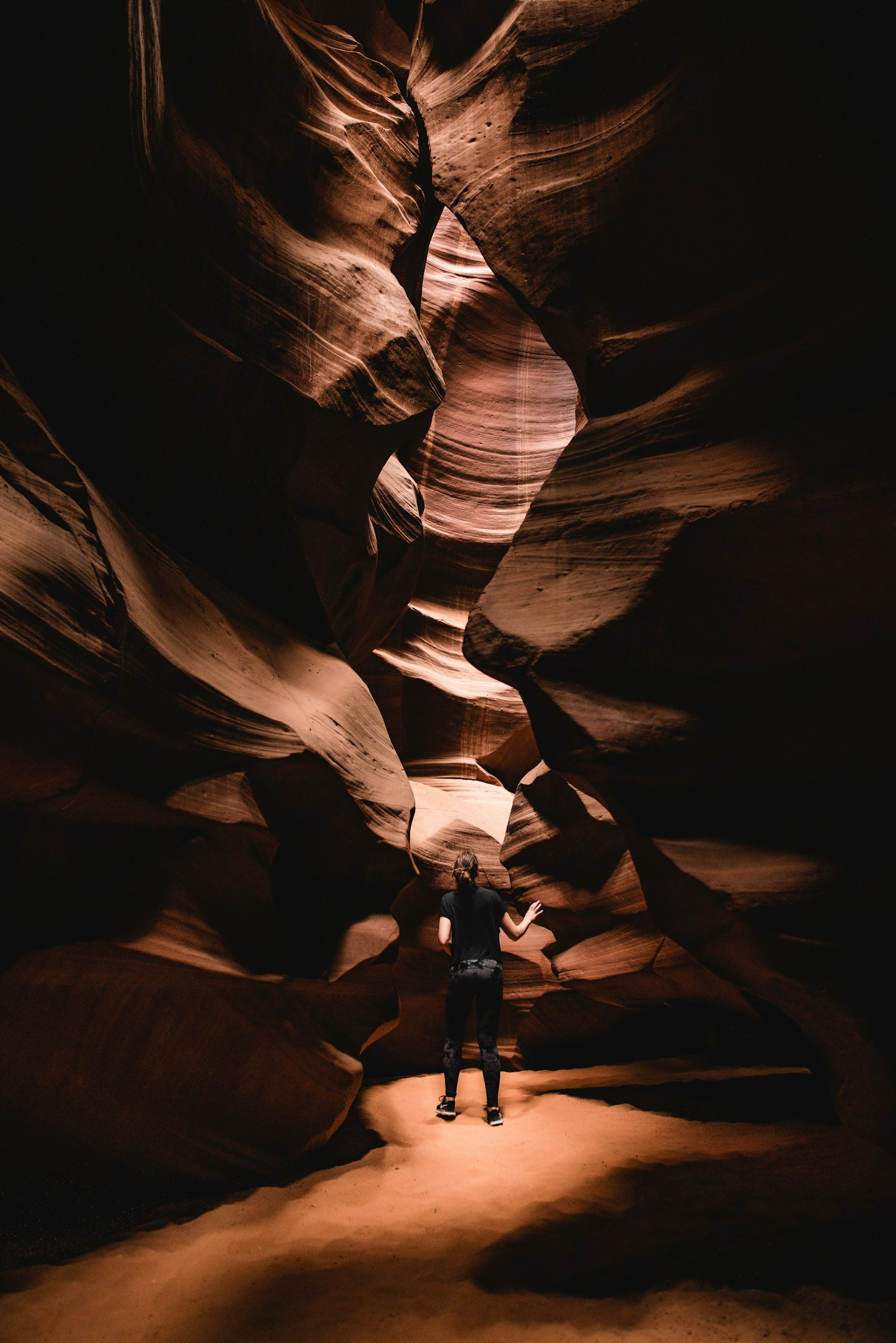 Sony a7R II + Sigma 24-35mm F2 DG HSM Art sample photo. Woman standing inside landmark photography