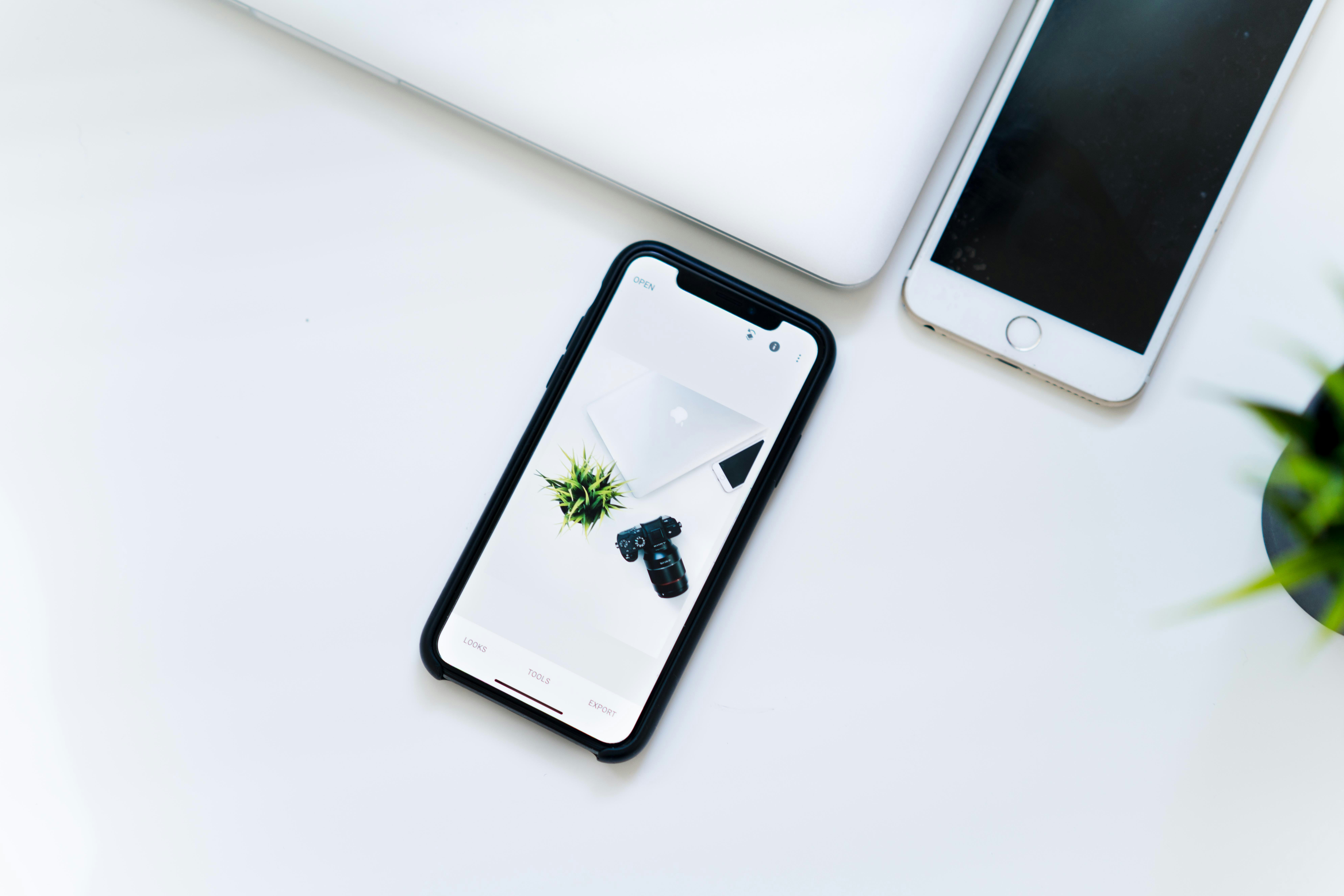 Choose from a curated selection of laptop wallpapers for your mobile and desktop screens. Always free on Unsplash.