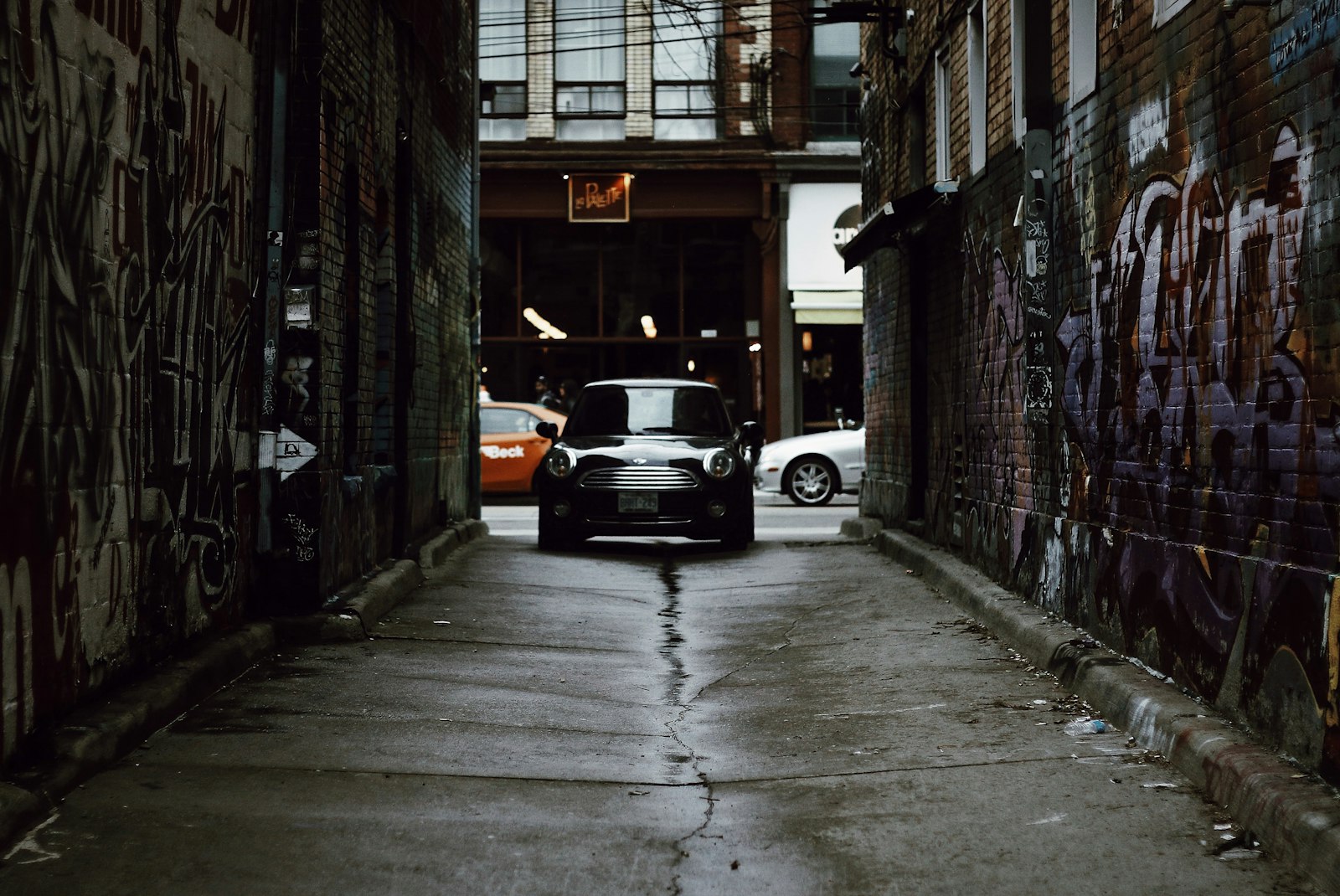 Canon EOS 70D sample photo. Black car parked on photography