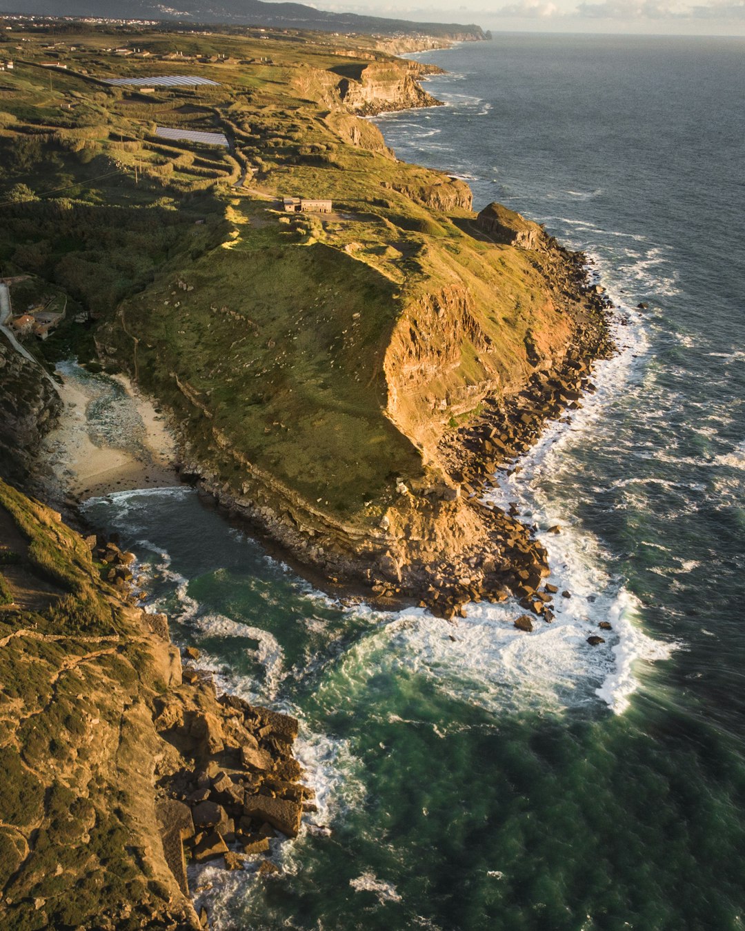 travelers stories about Cliff in Praia da Samarra, Portugal