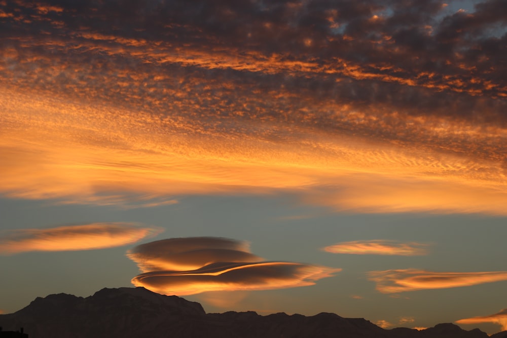 nuvole durante il tramonto