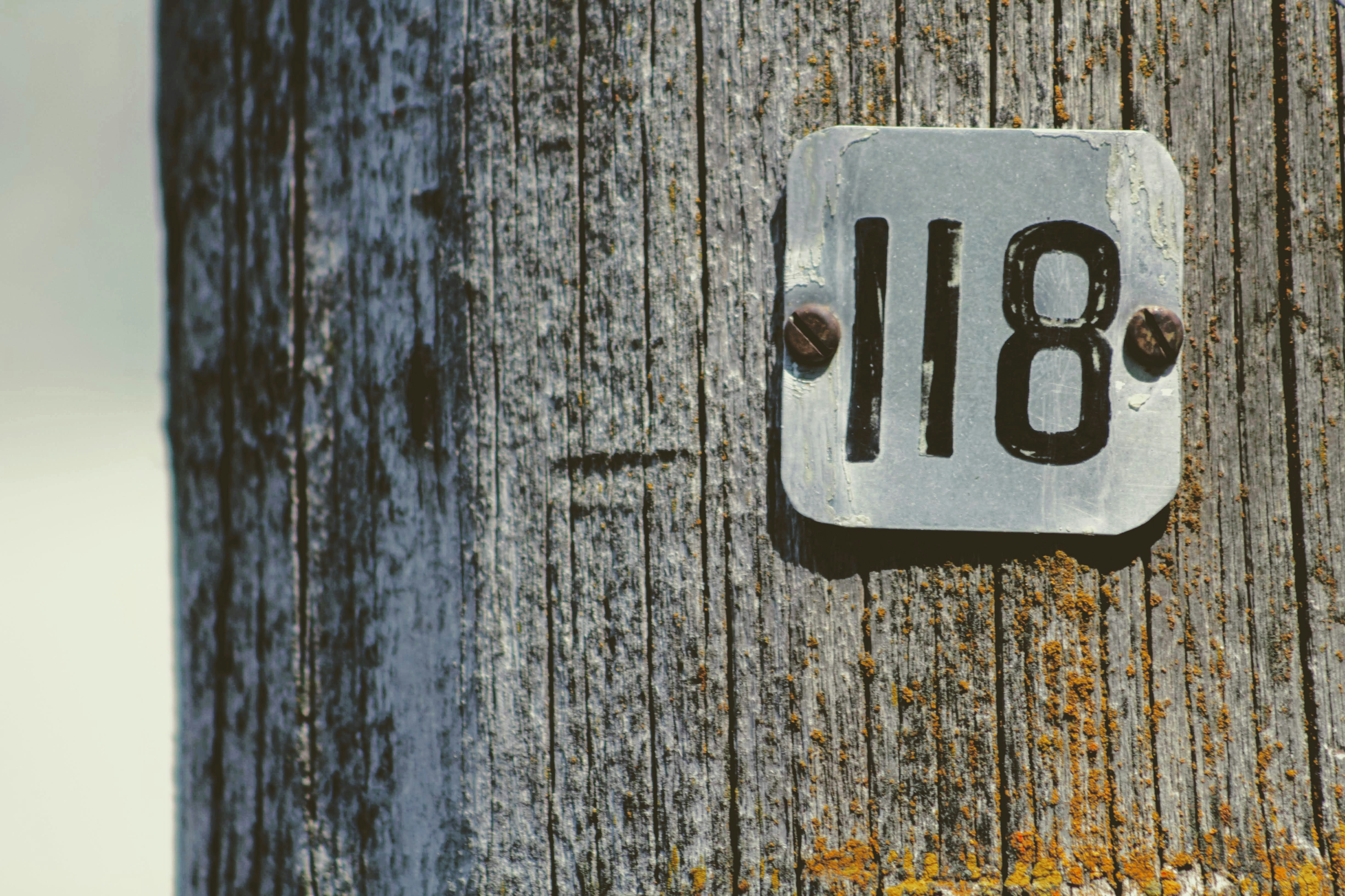 While waiting for me car to get serviced,  I took a stroll and among other things I found the sign for 118.