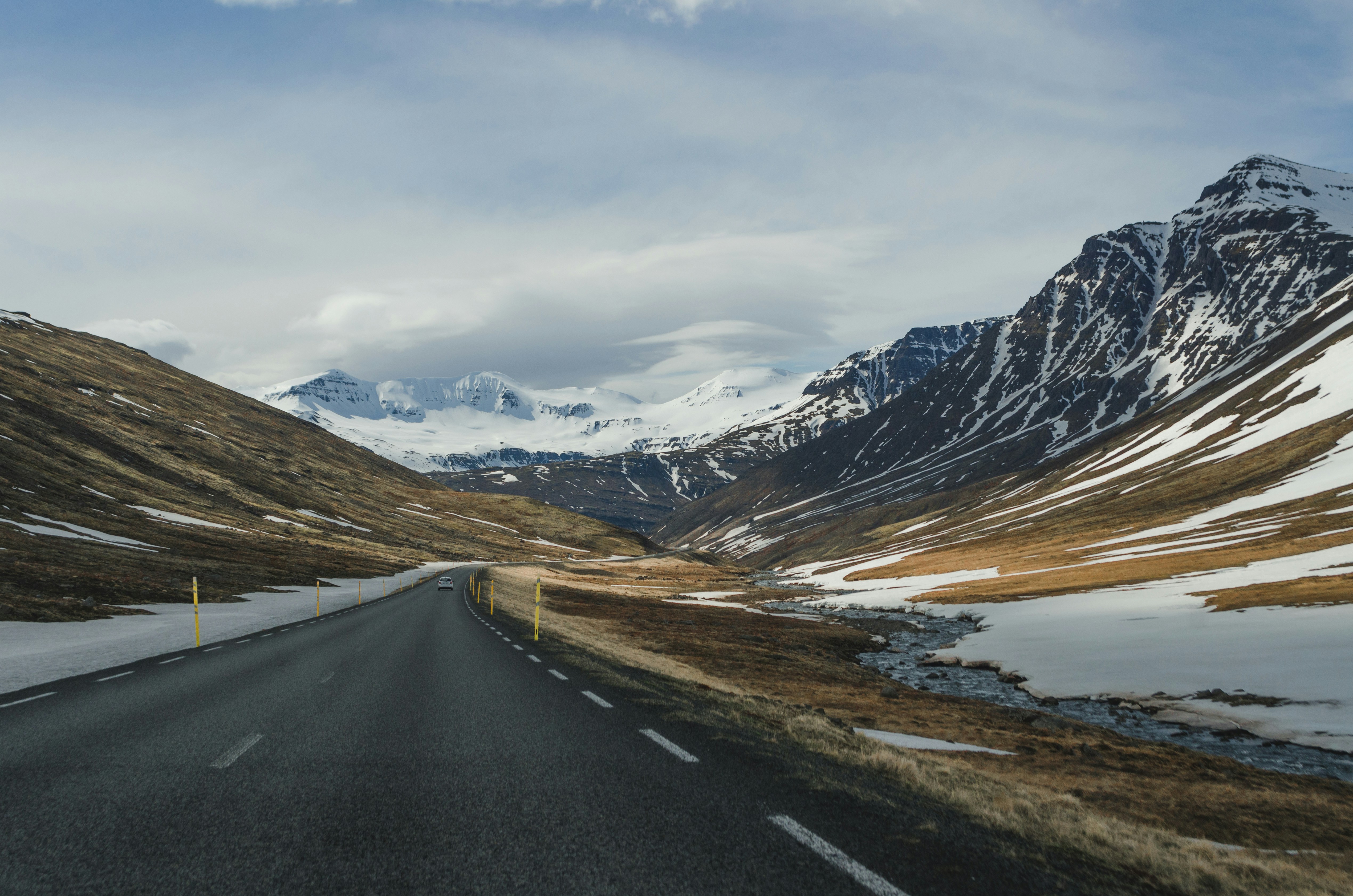 road surrounded of mountain