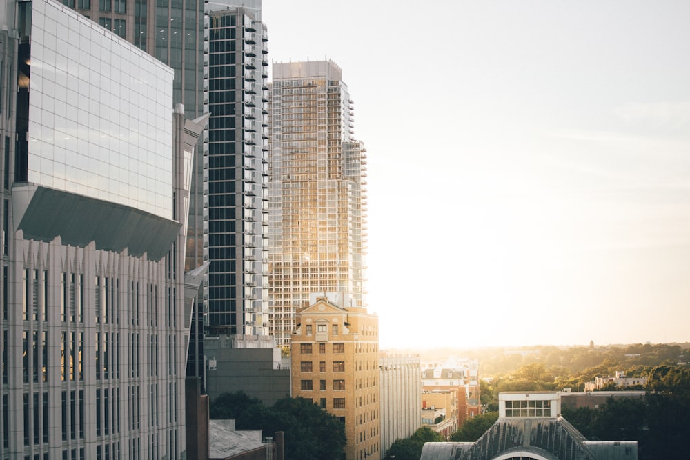 fotografia de edifícios da paisagem urbana