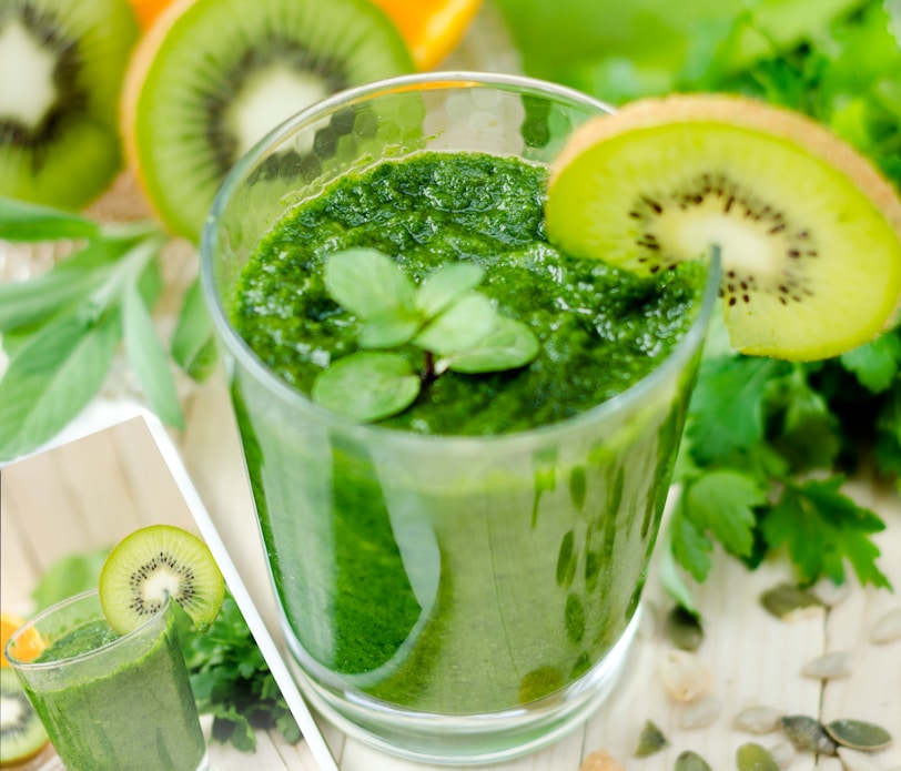 green shake fruits with kiwi