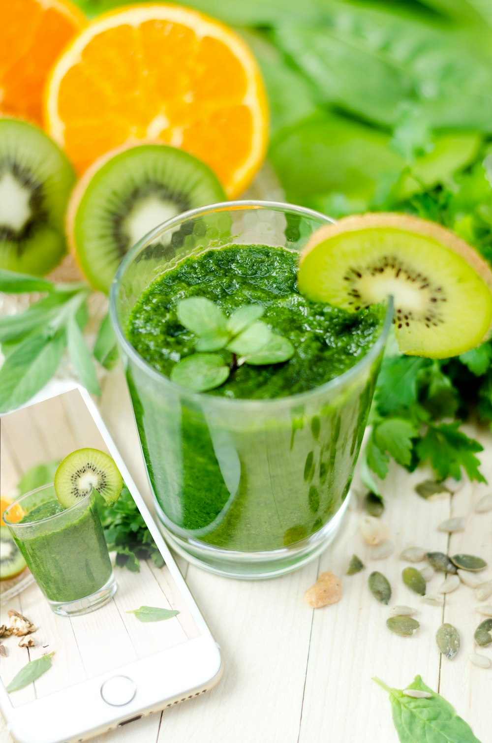 Shake verde de frutas com kiwi