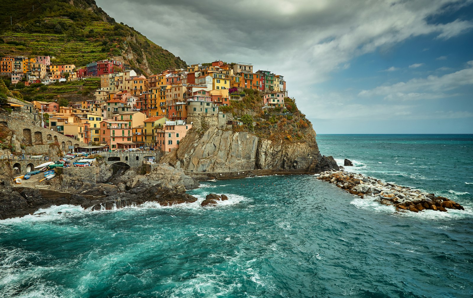 Canon EOS 5D + Canon EF 24-105mm F4L IS USM sample photo. Cinque terre, italy photography