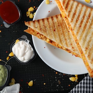 toasted bread with tartar sauce