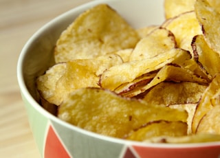 potato chips in bowl