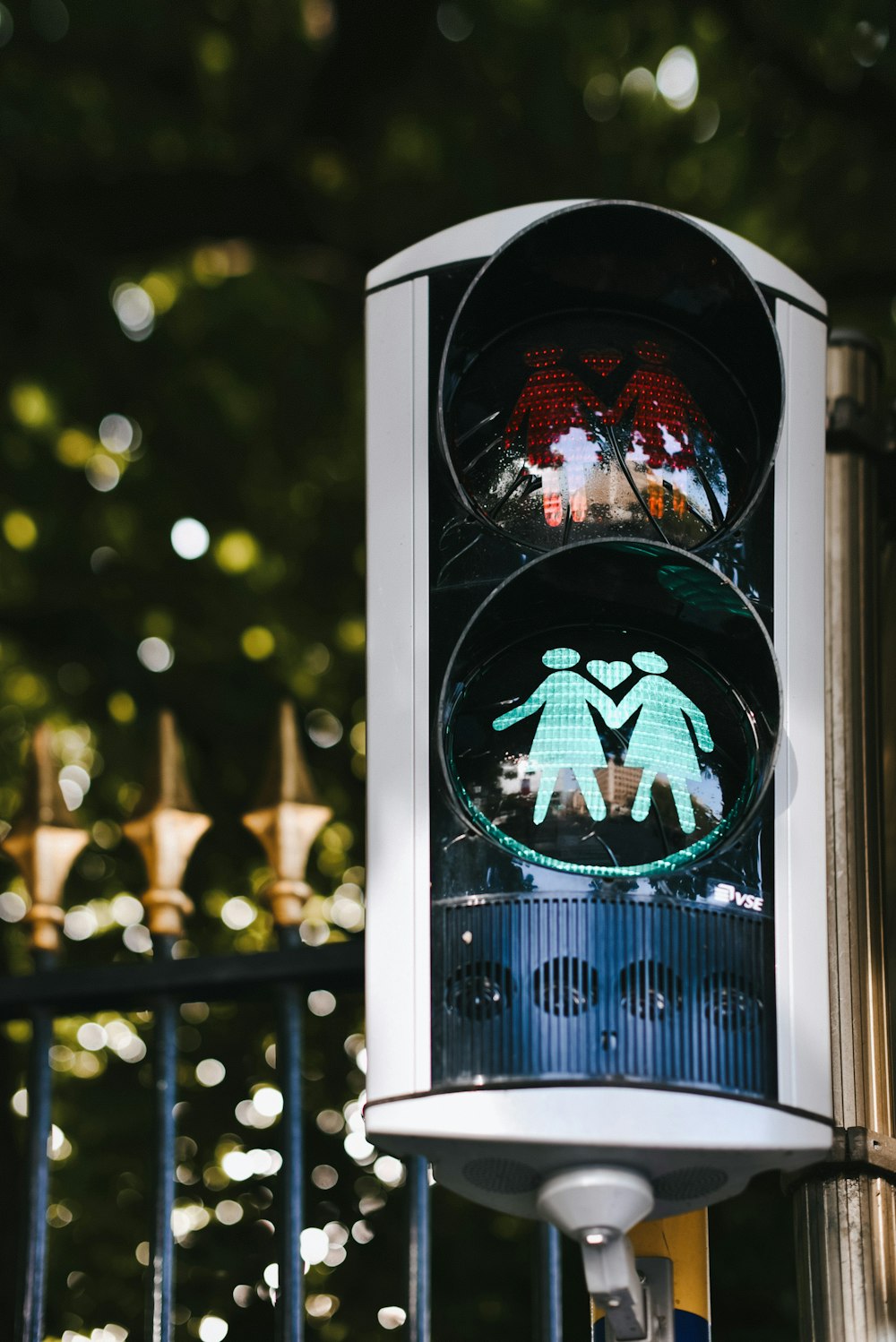 gray traffic light showing green light