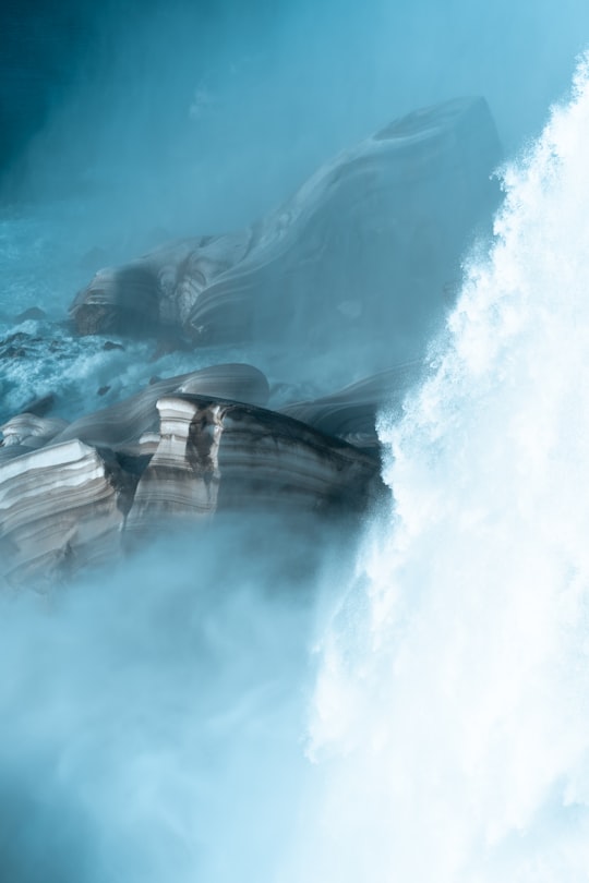 waterfalls near mountains in Niagara Falls State Park United States