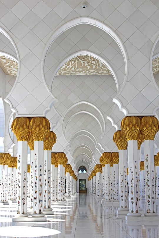 Zayed Sheikh Mosque, Saudi Arabia at daytime in Sheikh Zayed Mosque United Arab Emirates