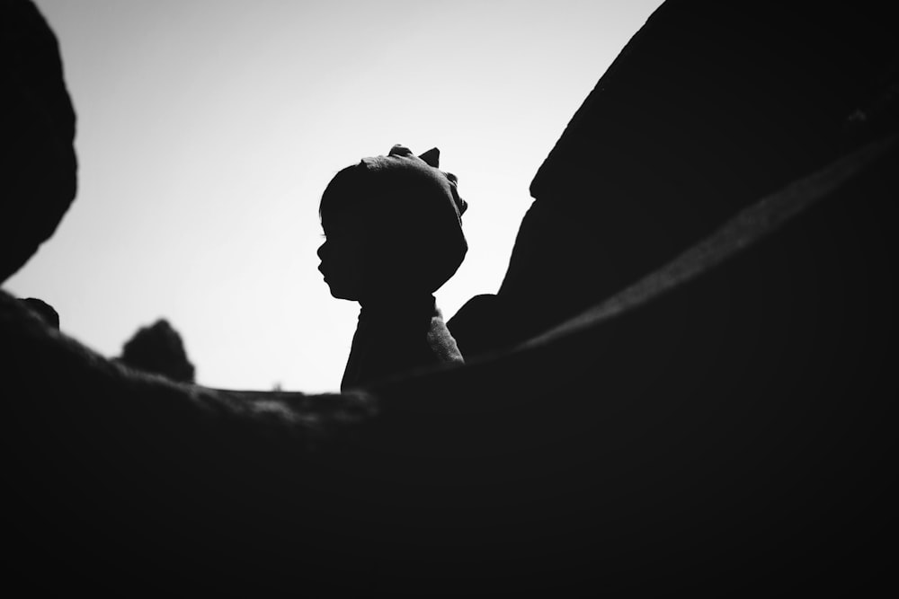 silhouette della statua durante il giorno