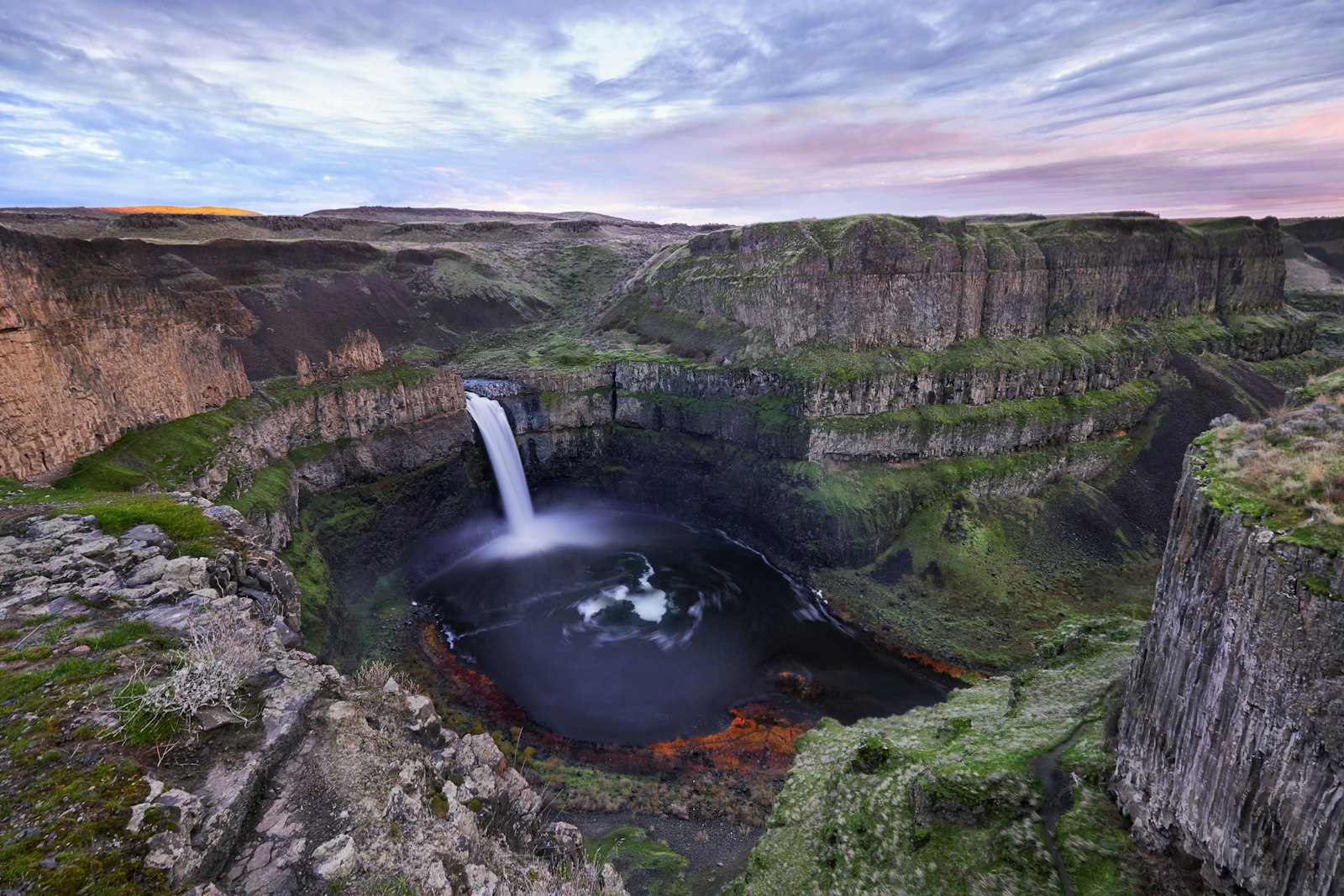 Fujifilm X-T2 + Fujifilm XF 10-24mm F4 R OIS sample photo. Skogafoss, iceland photography