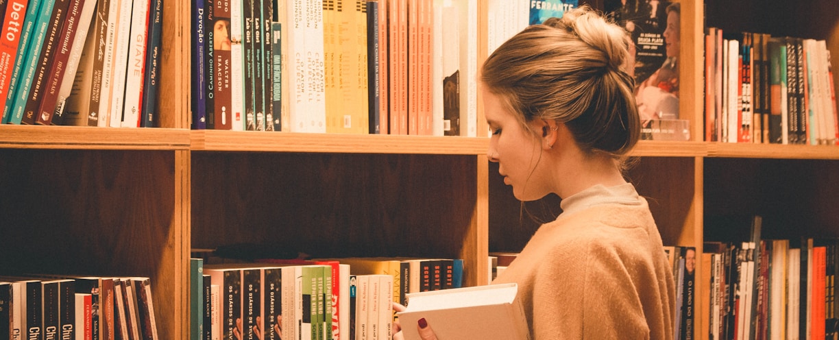 Etudiants à la bibliotèque