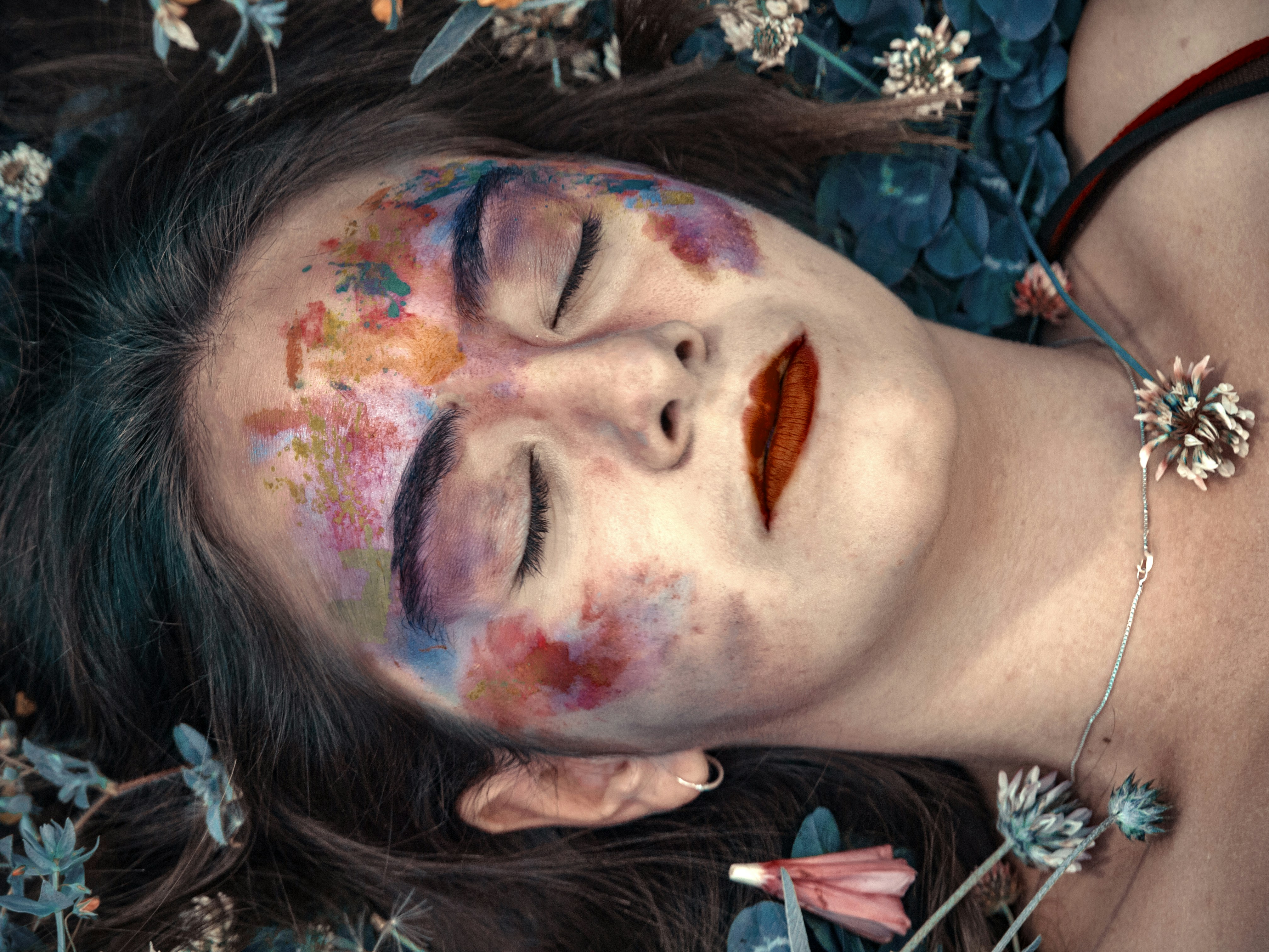 페인트 꿈 해몽 변화 장식 표현 상징