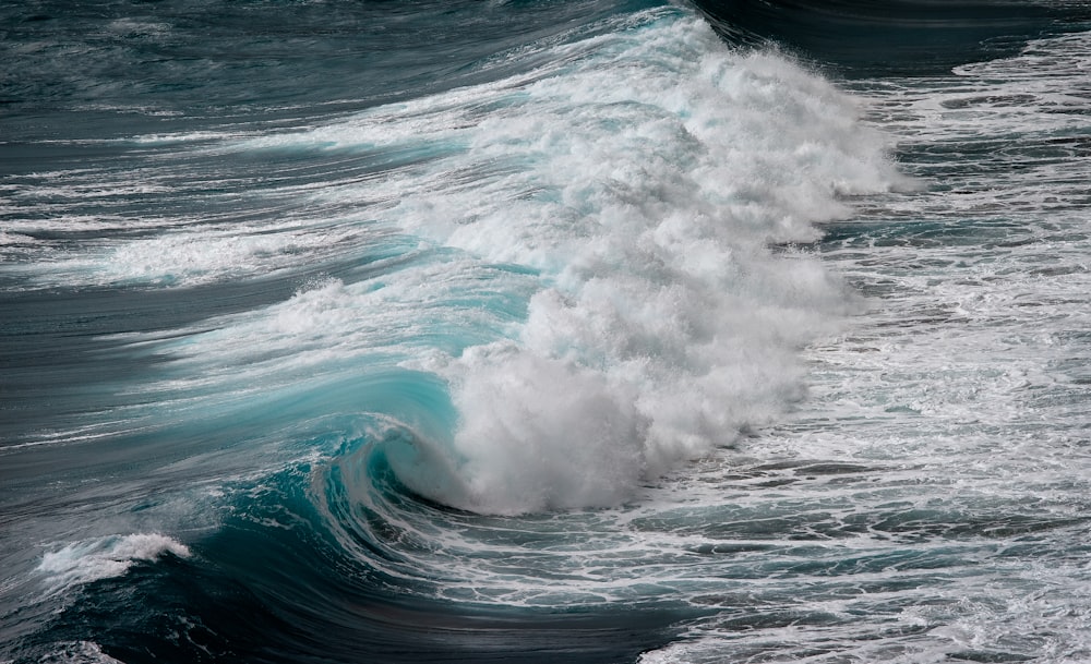 Veduta aerea dell'onda dell'oceano