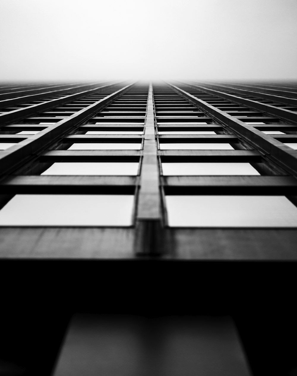 Fotografie aus der Wurmperspektive des Gebäudes