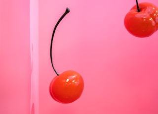 closeup photo of cherries