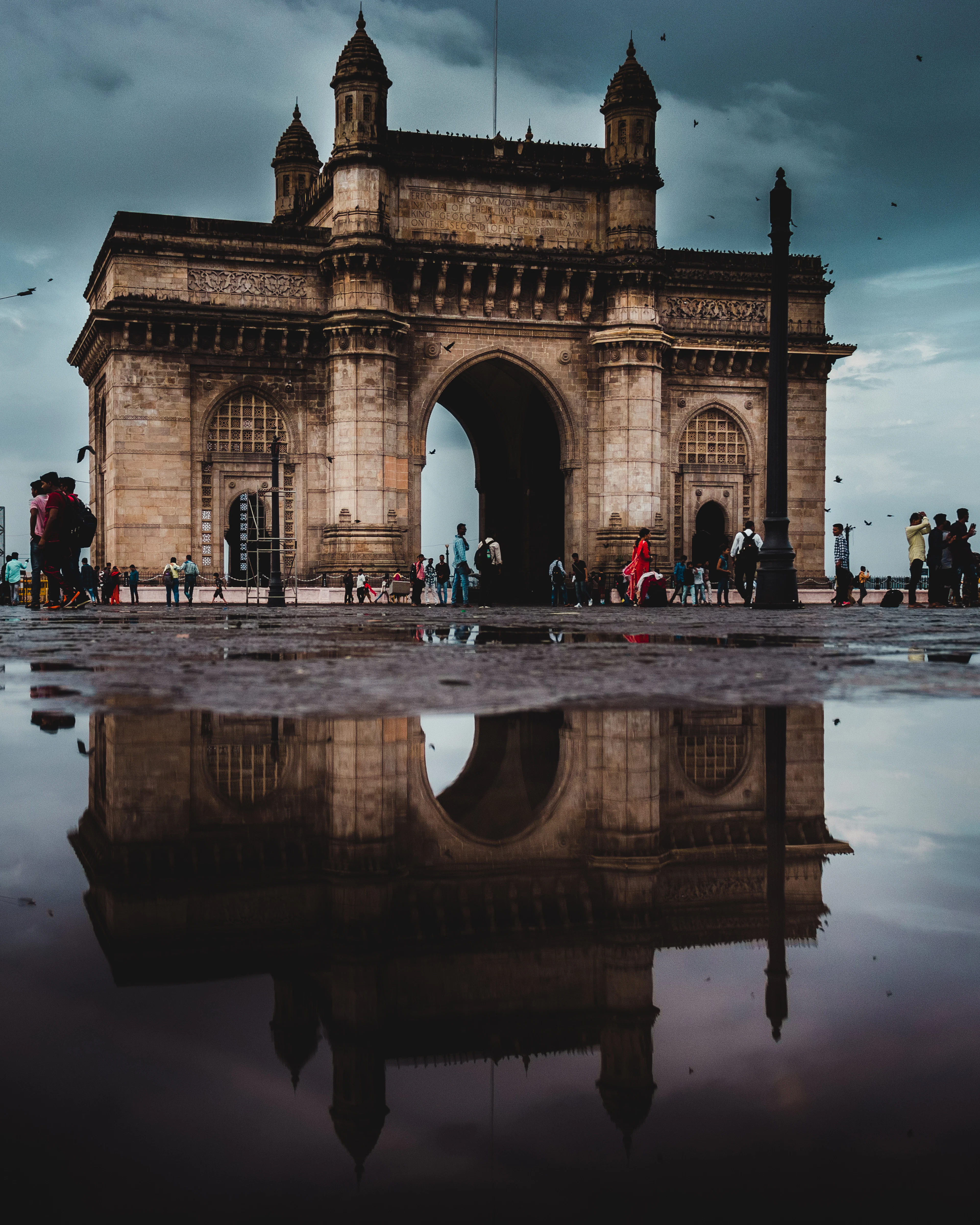 Busy street scene in Mumbai