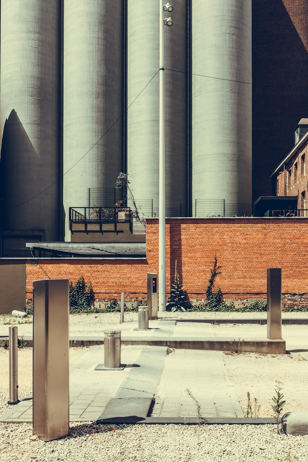 gray concrete power plant