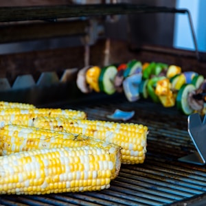 grilled corncobs