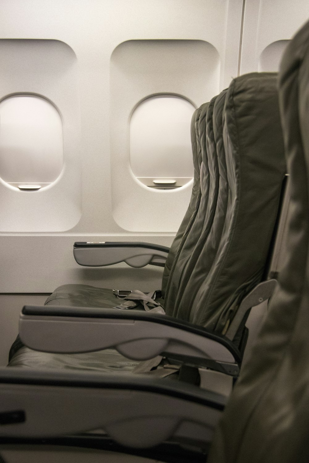 unoccupied plane seats