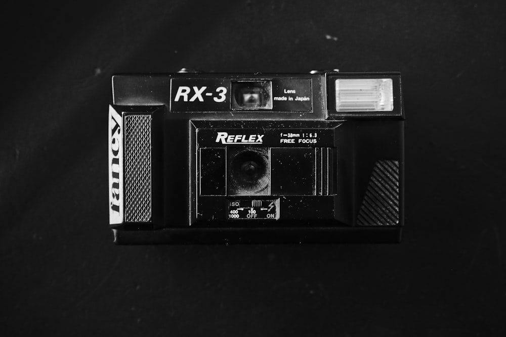 black RX-3 Reflex digital camera