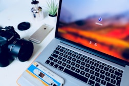 MacBook Pro Canon camera Iphone