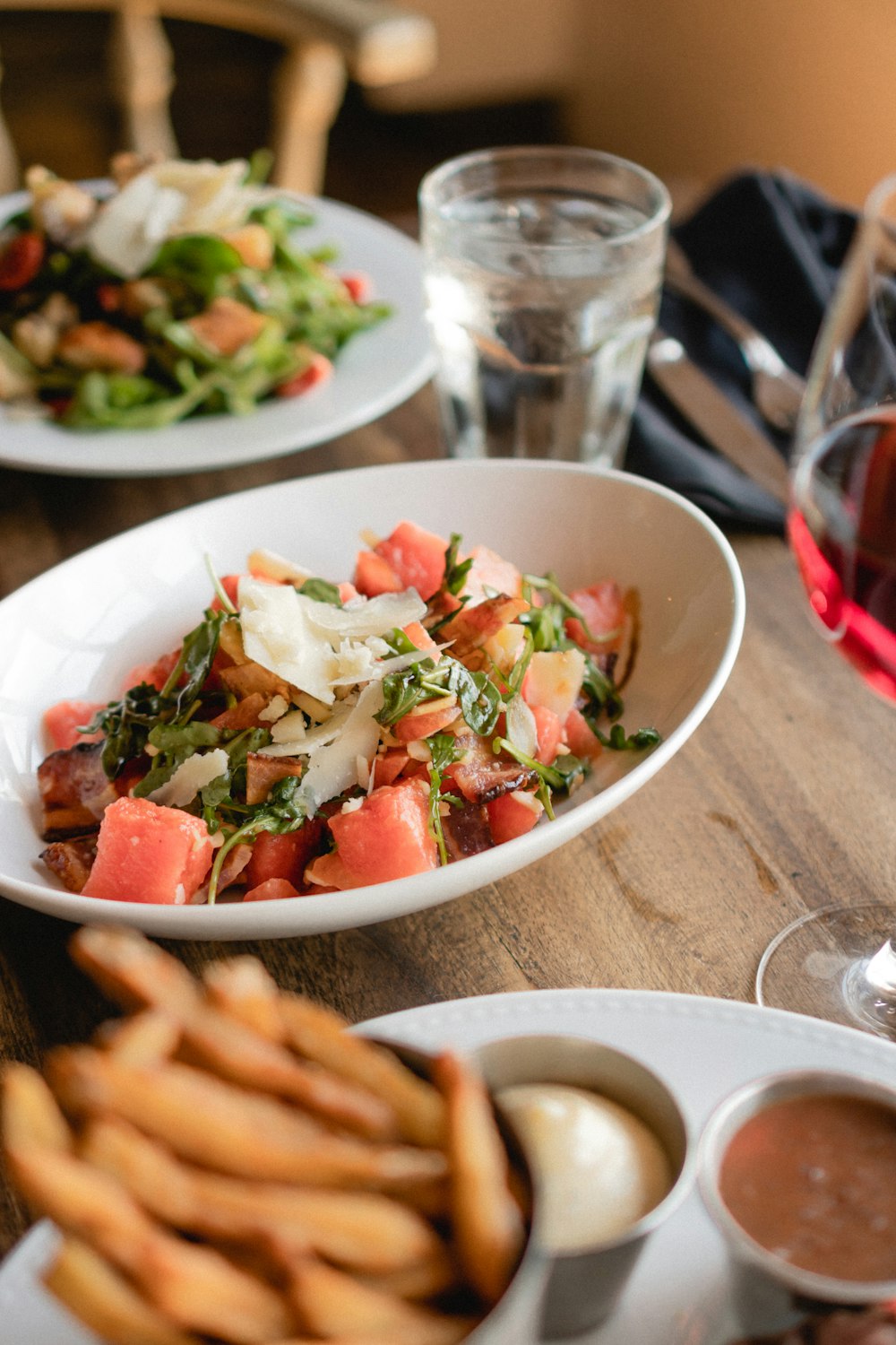 vegetable salad on saucer