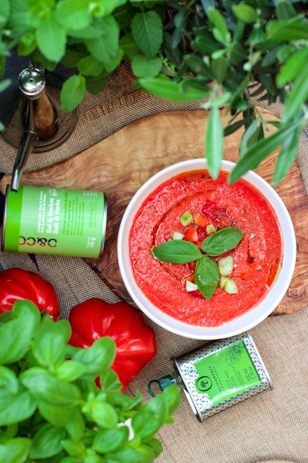 Tomato sauce on focus photo