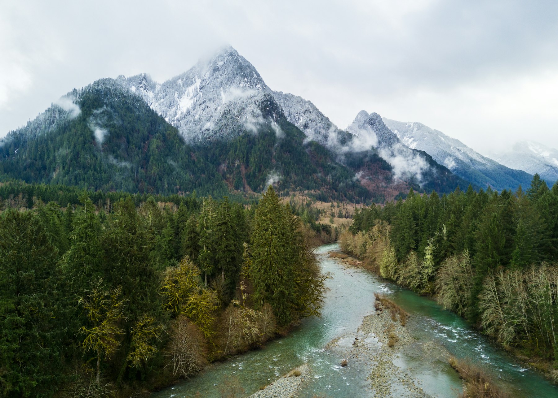 River and snow-dusted peaks in the Washington Cascades