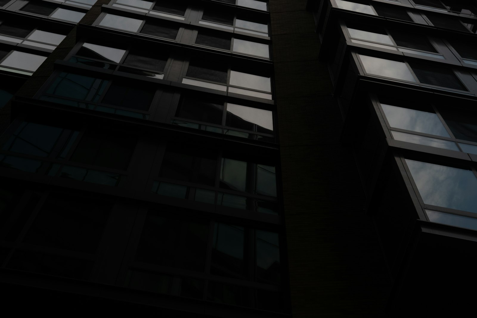 Canon 18-35mm F1.8 DC HSM | Art 013 sample photo. Low-angle photography of building photography