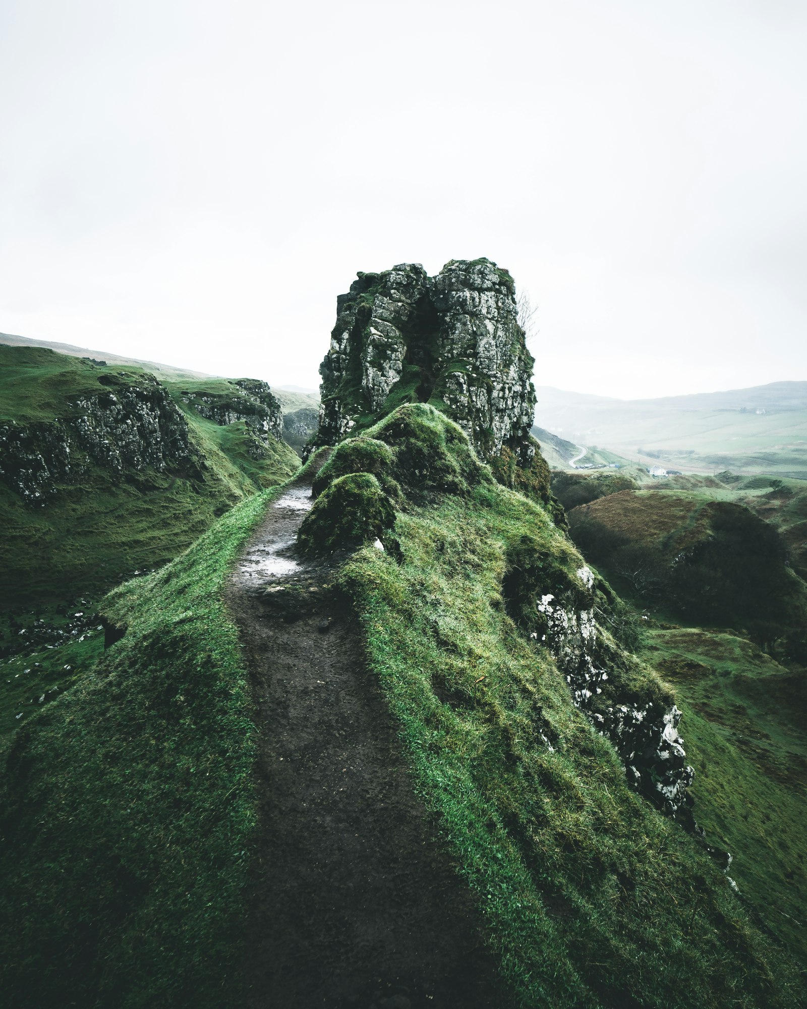 Sony a6300 + Sony E 10-18mm F4 OSS sample photo. Pathway near rock formation photography